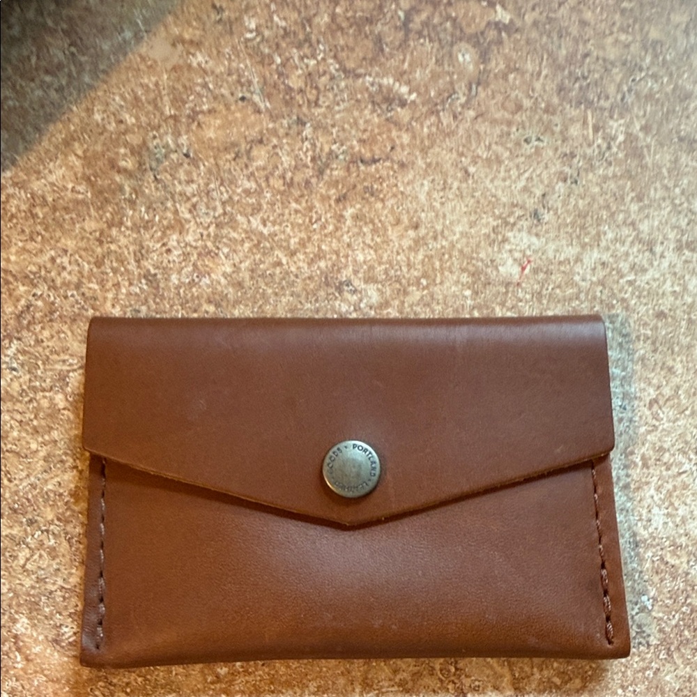 Portland Leather Tan Crossbody Bag - Picture 5 of 6